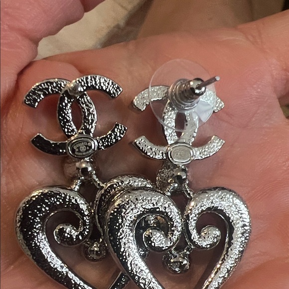 Elegant Silver Heart Earrings - Picture 6 of 6